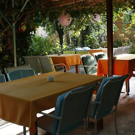 Guest house Karakus